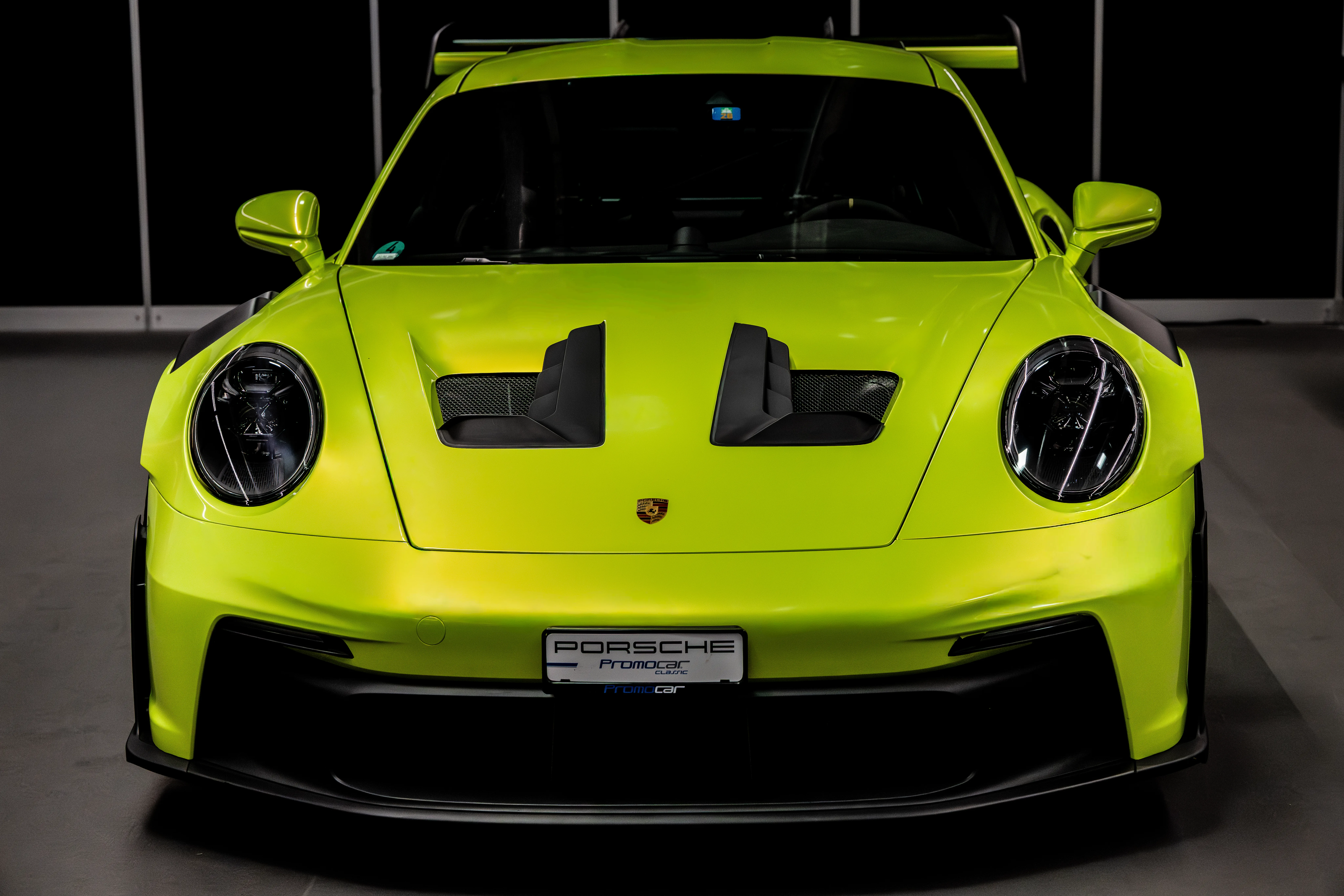 Porsche GT Green Car Frontaufnahme